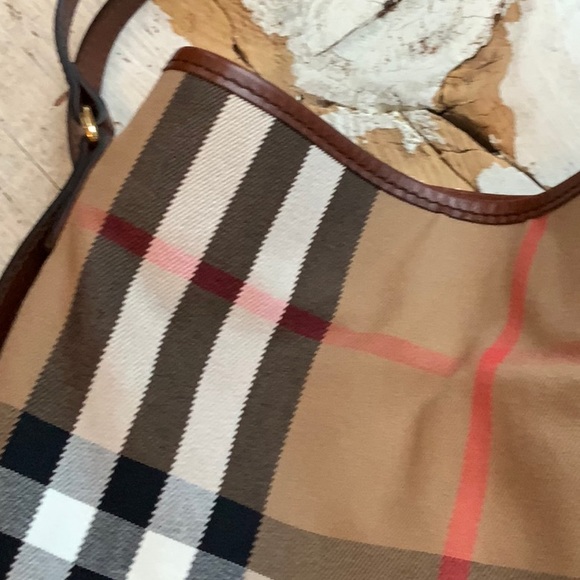 Authentic Burberry Canterbury Vintage Large with Tags - Picture 6 of 15